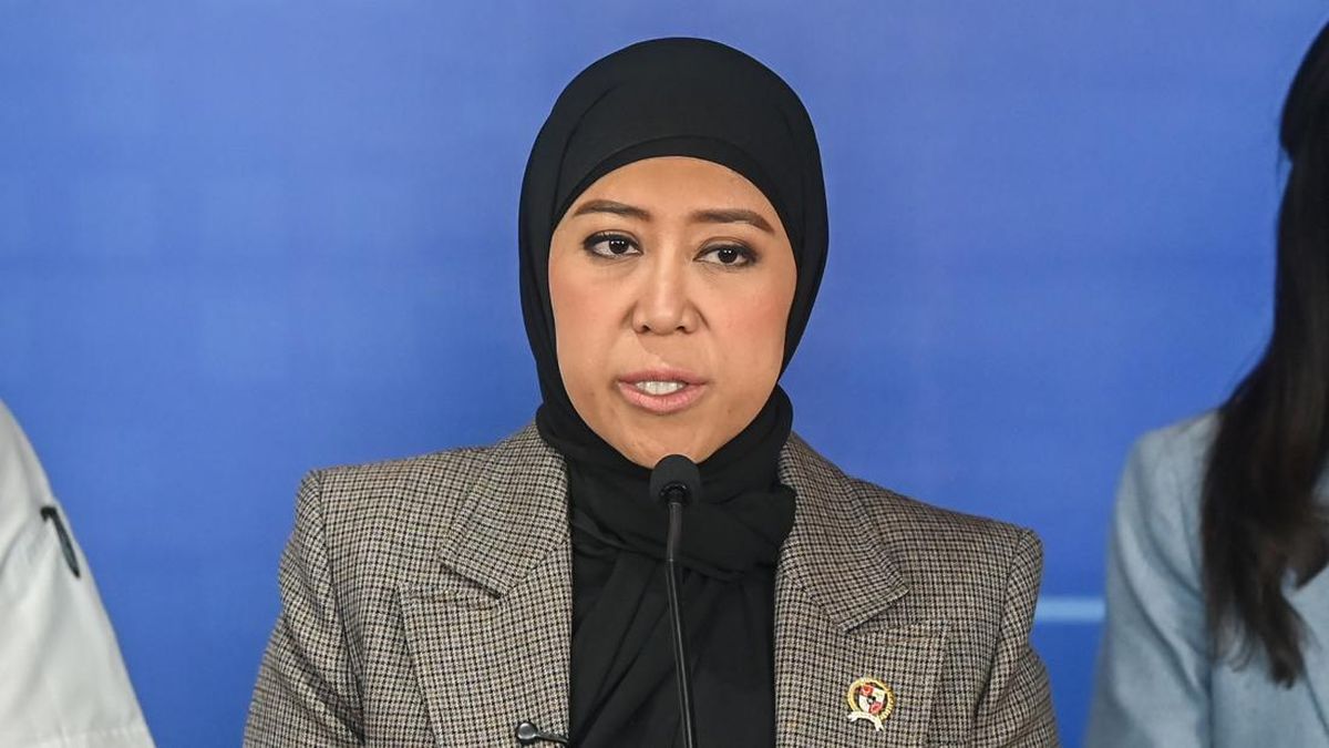Menkomdigi Bantah Minta Platform Hapus Konten Kritik Kebakaran Hutan
